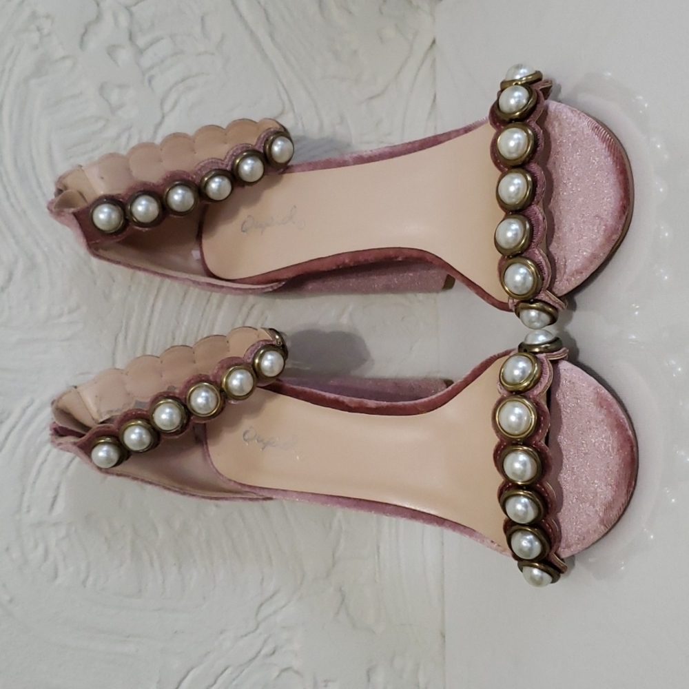 QUIPID Blush Velvet Chunky Heel Bezeled Pearl Strapy Hihg Heel Sandals